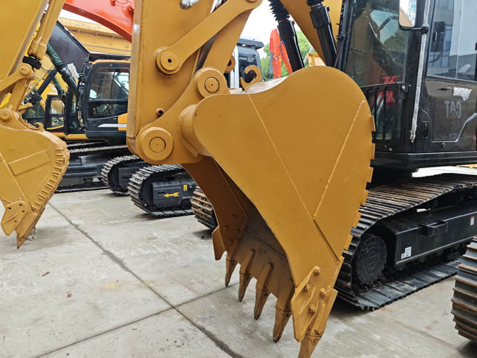 Used Caterpillar 330D2L excavator 2021 model in good condition