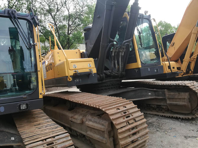 Volvo EC360BLC excavator 2012 model in good condition