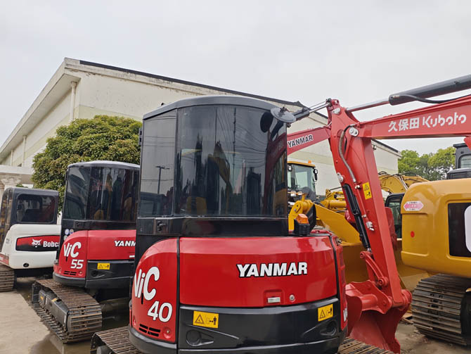 Yanmar VIO40 mini excavator 2016 model in good condition