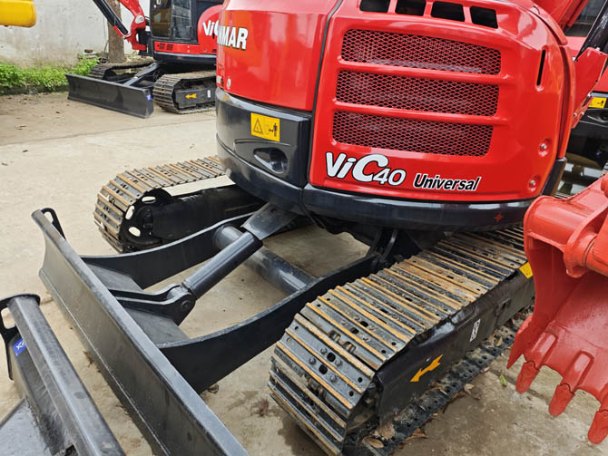 Yanmar VIO40 mini excavator 2016 model in good condition