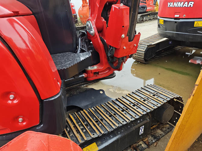 Yanmar VIO40 mini excavator 2016 model in good condition