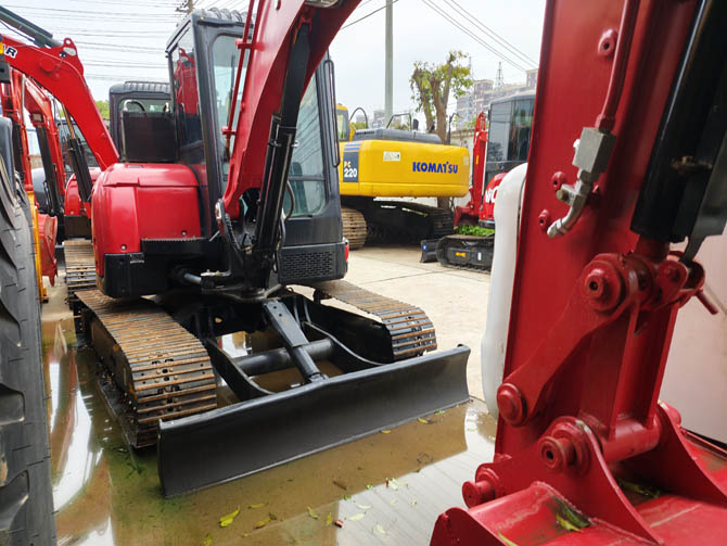 2014 Yanmar VIO55 mini excavator for sale in good condition