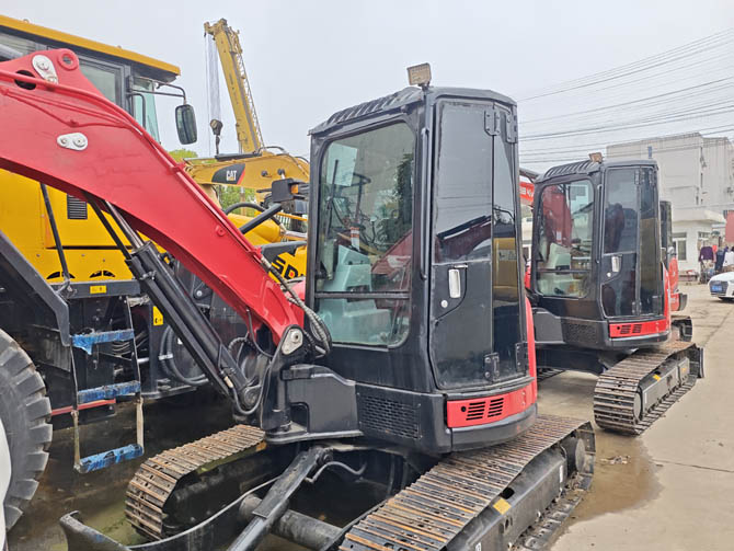 2014 Yanmar VIO55 mini excavator for sale in good condition
