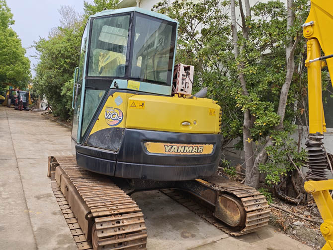 Original Yanmar VIO80 mini excavator 2015 model in good condition