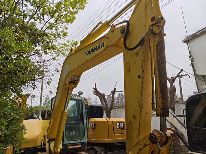 Original Yanmar VIO80 mini excavator 2015 model in good condition