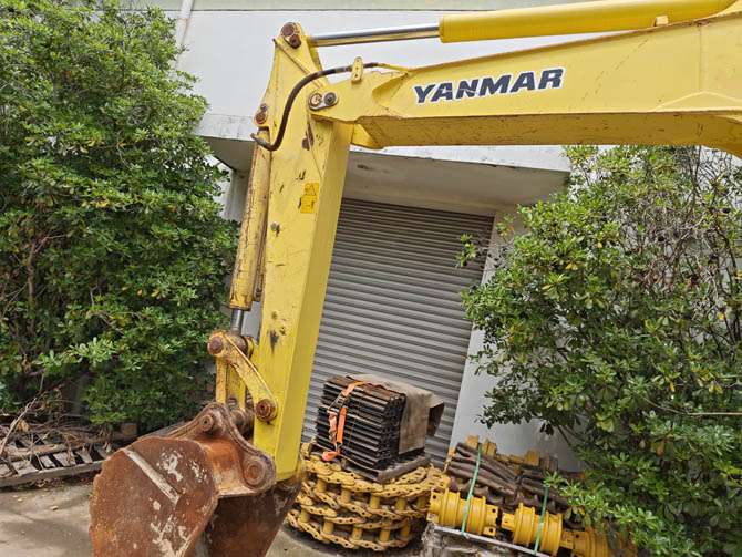 Original Yanmar VIO80 mini excavator 2015 model in good condition
