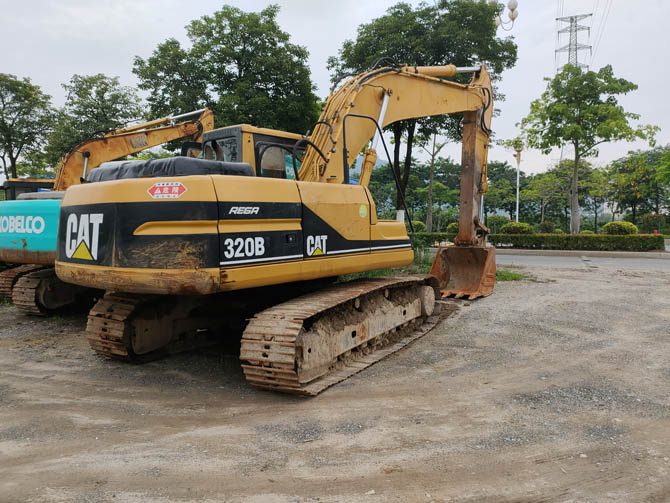 Original Cat 320B excavator for sale Nigeria