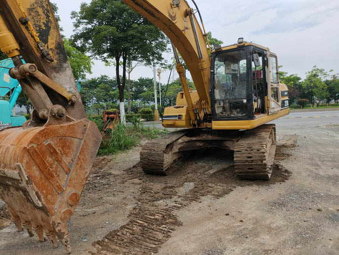 Original Cat 320B excavator for sale Nigeria