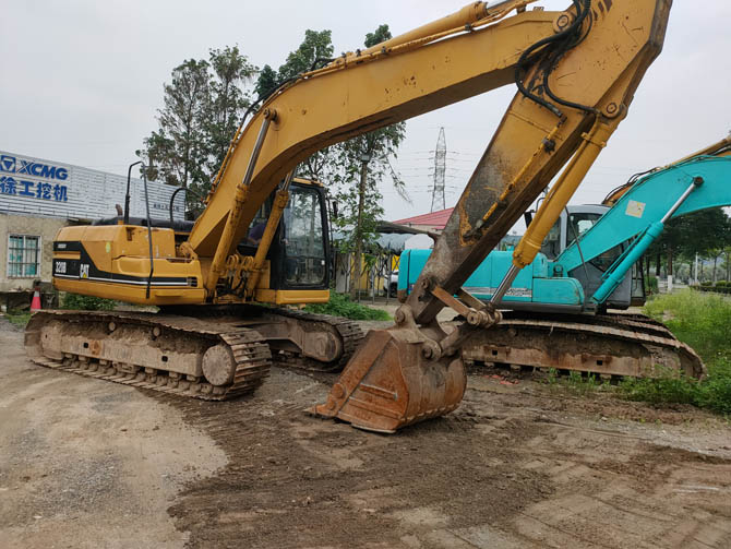 Original Cat 320B excavator for sale Nigeria