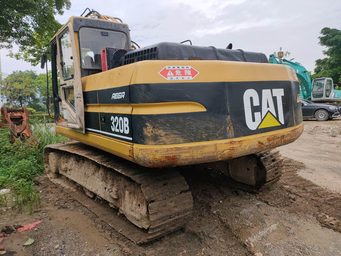 Original Cat 320B excavator for sale Nigeria