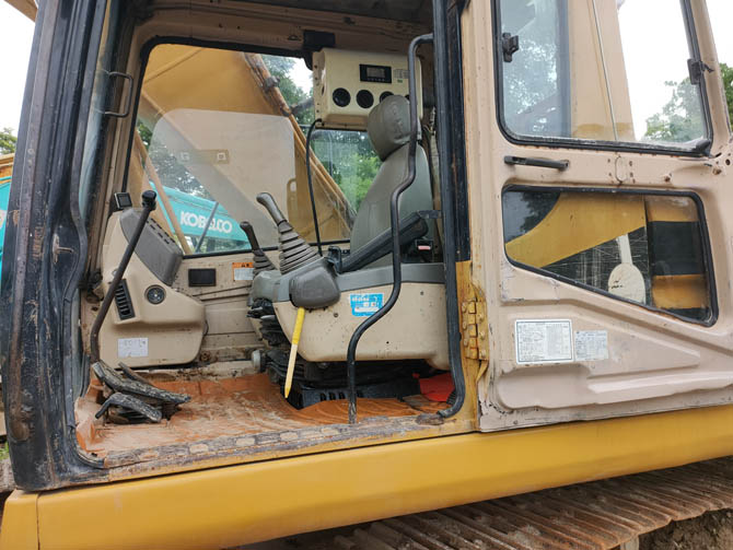 Original Cat 320B excavator for sale Nigeria