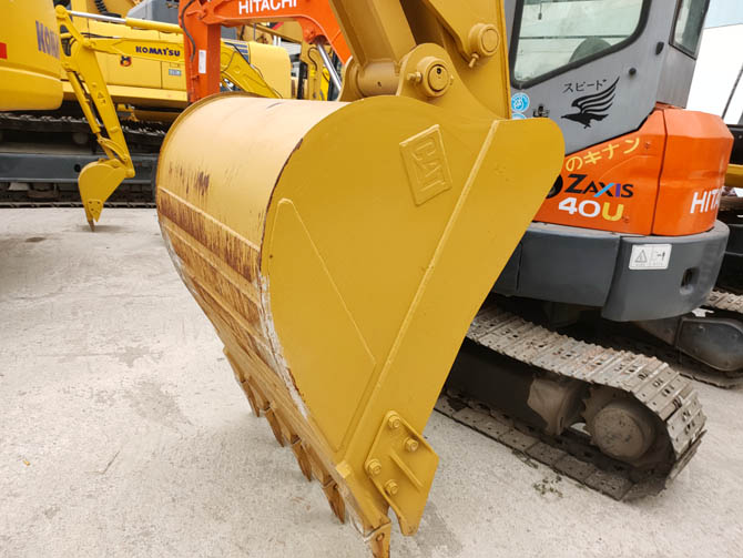 2022 Cat 320D2L excavator for sale made in Japan
