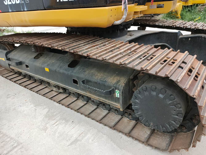 2022 Cat 320D2L excavator for sale made in Japan