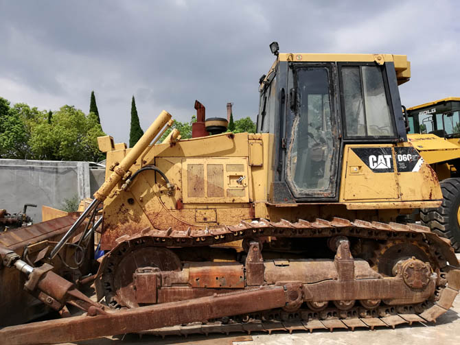 Original Cat D6G bulldozer 2007 model in good condition