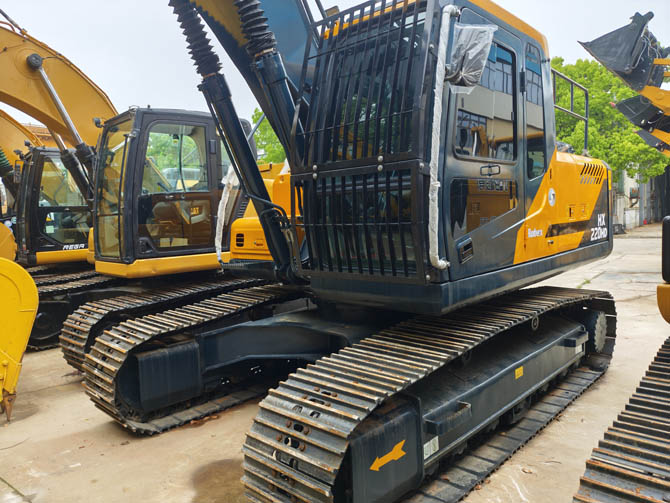 Hyundai HX220HD excavator 2024 model in excellent condition