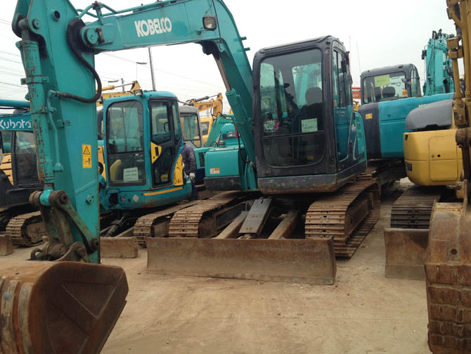 Kobelco SK75-8 mini excavator 2017 model for sale in good condition