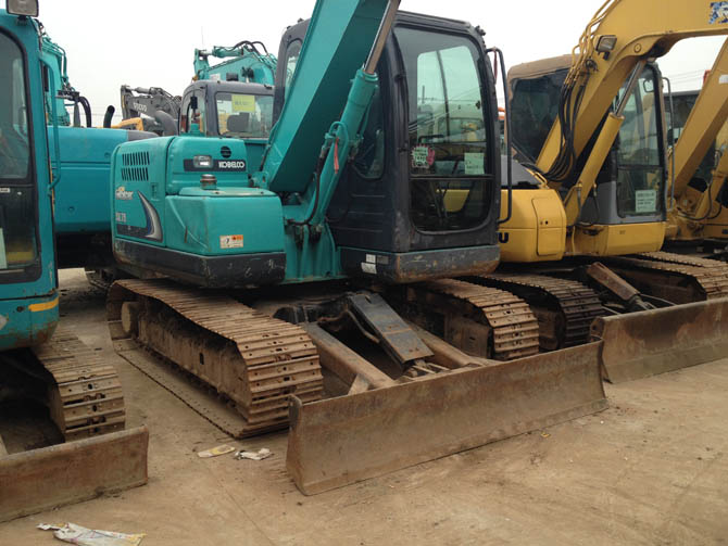 Kobelco SK75-8 mini excavator 2017 model for sale in good condition