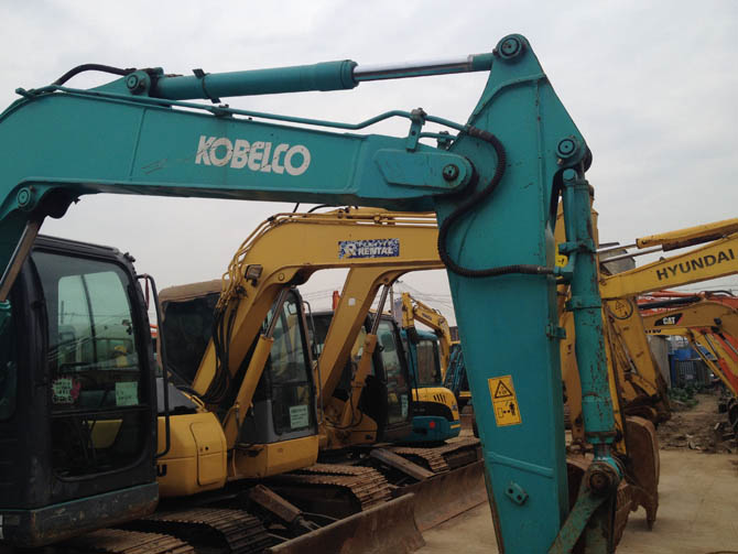 Kobelco SK75-8 mini excavator 2017 model for sale in good condition