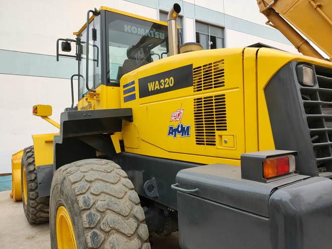 Komatsu Wheel Loader WA320-5 used machine in good condition