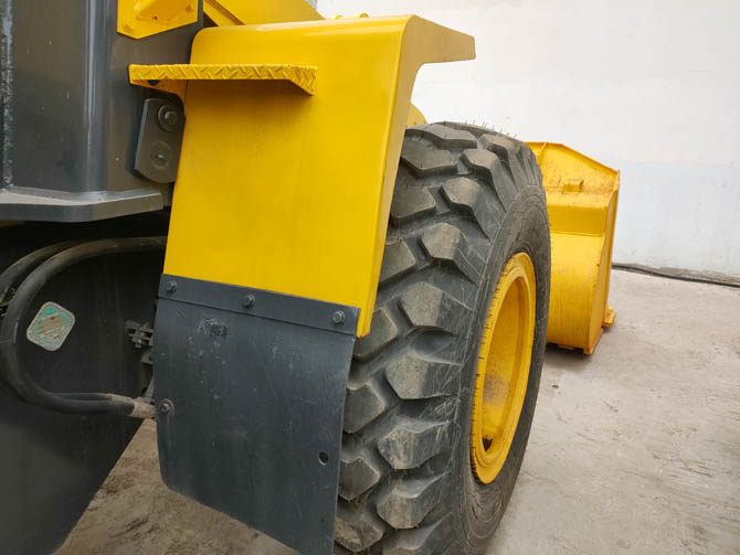Komatsu Wheel Loader WA320-5 used machine in good condition