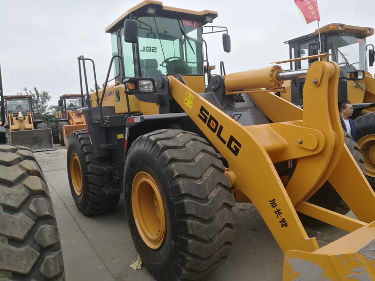 SDLG Wheel Loader LG953N 5 ton loader in working condition