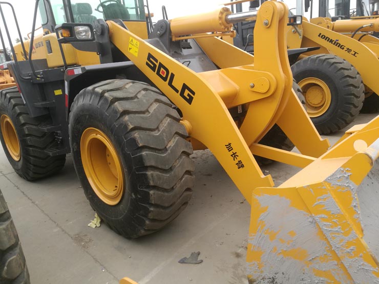 SDLG Wheel Loader LG953N 5 ton loader in working condition