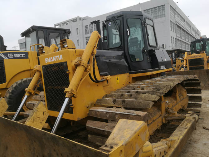 2024 SHANTUI SD16 With Swamp Track bulldozer in excellent condition