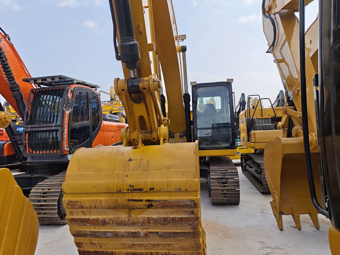 Used Cat 320GC excavator 2022 model in good working condition