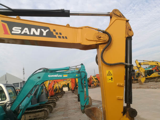 Used Sany SY75C-9 7 ton excavator for sale in excellent condition