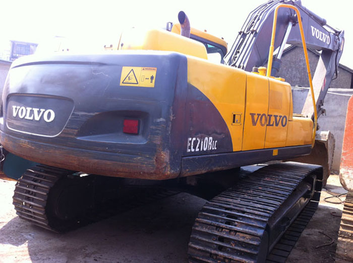 2017 Volvo EC210 excavator for sale in good working condition