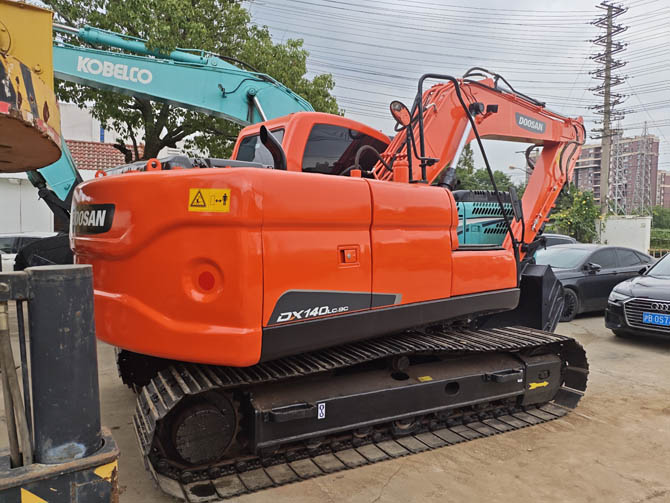 2023 Doosan DX140LC 14-ton excavator for sale, made in Korea
