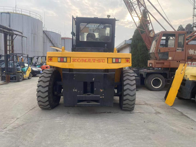 Komatsu FD25T-10 25 ton forklift for sale made in Japan