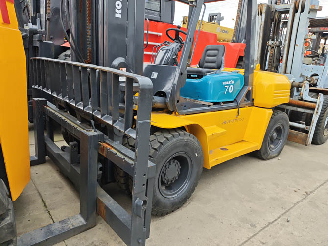 Komatsu FD70-7 7 ton forklift for sale Made in Japan