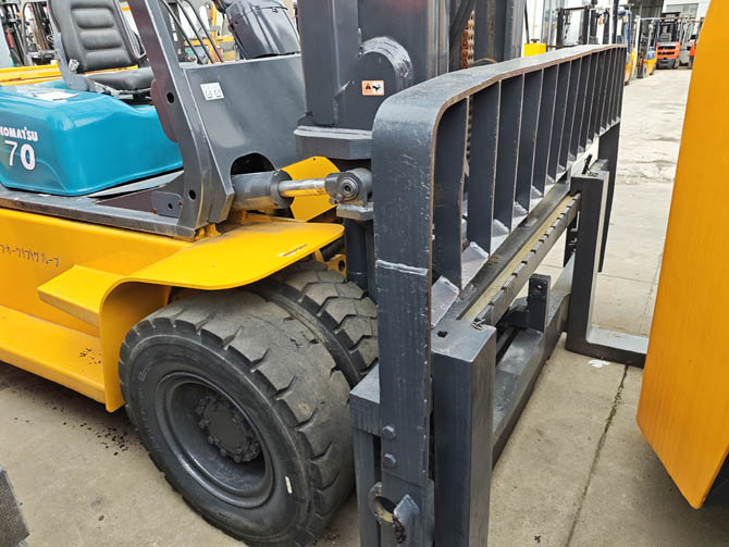 Komatsu FD70-7 7 ton forklift for sale Made in Japan