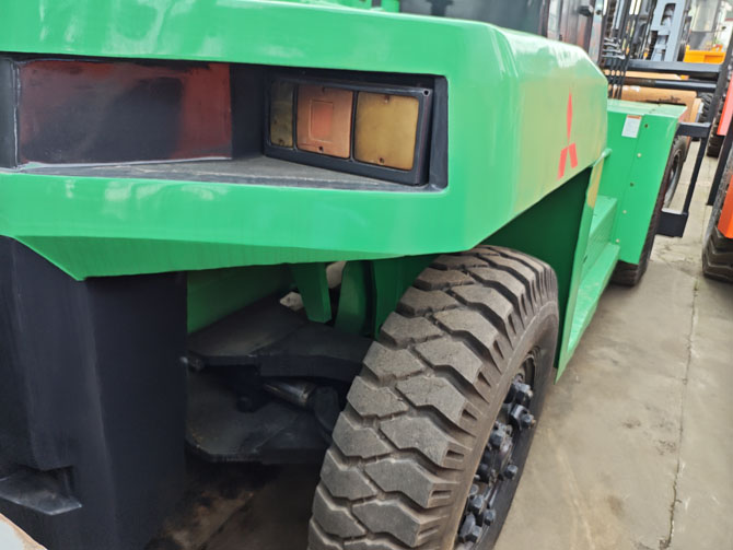 Mitsubishi FD160 16 ton forklift for sale made in Japan