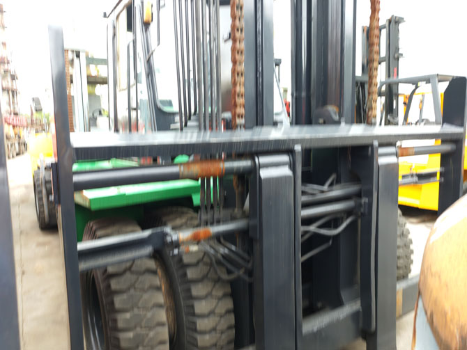 Mitsubishi FD160 16 ton forklift for sale made in Japan