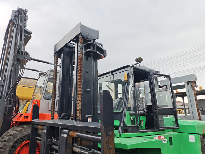Mitsubishi FD160 16 ton forklift for sale made in Japan