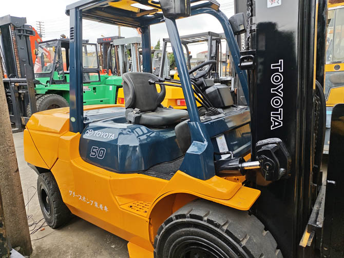 Toyota 5 Ton Forklift For Sale Toyota 7FDA50 Made in Japan
