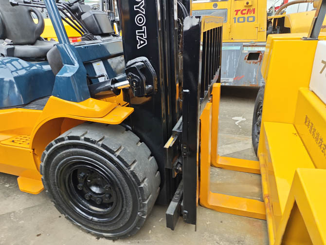 Toyota 5 Ton Forklift For Sale Toyota 7FDA50 Made in Japan