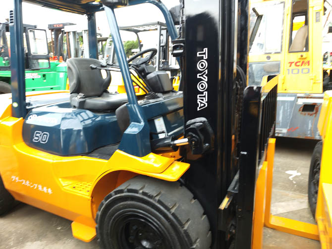 Toyota 5 Ton Forklift For Sale Toyota 7FDA50 Made in Japan